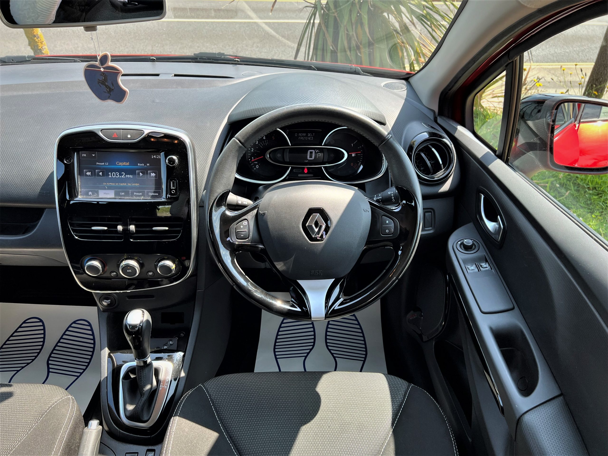 2015 Renault Clio 1.5 dCi 90 Dynamique MediaNav EDC Automatic